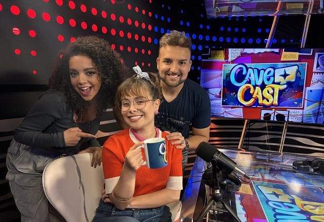 Laura Castro, Nicholas Torres e Thay Bergamim no CaveCast.