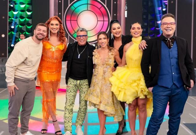 Patricia Abravanel recebe pela primeira vez Eri Johnson no júri do Show de Calouros